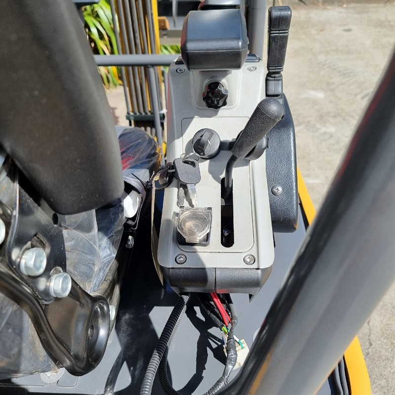 AE15UE-I 1.49 Tonne Excavators image 5