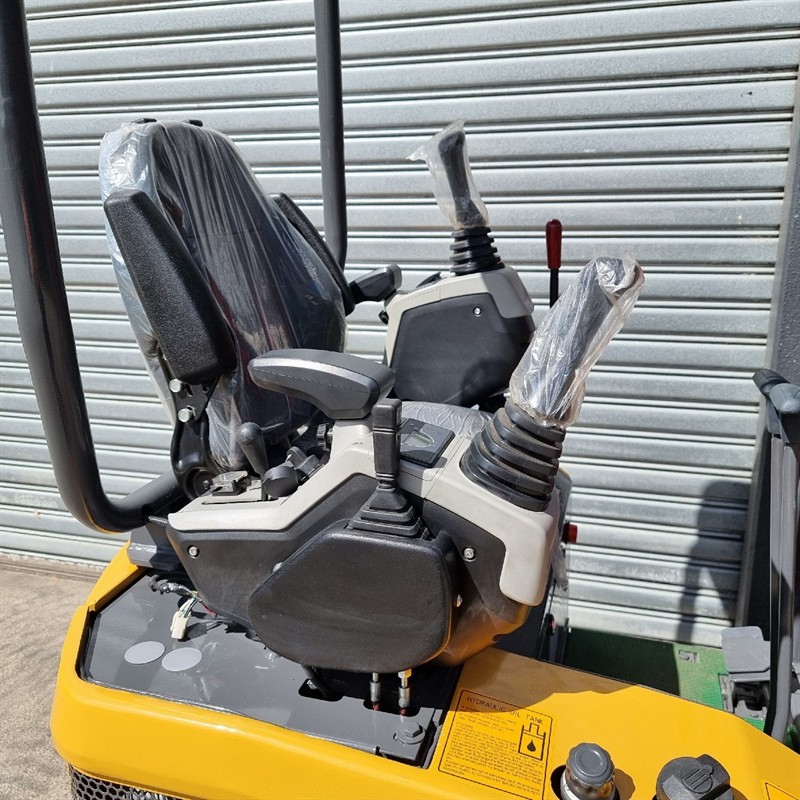 AE15UE-I 1.49 Tonne Excavators image 12