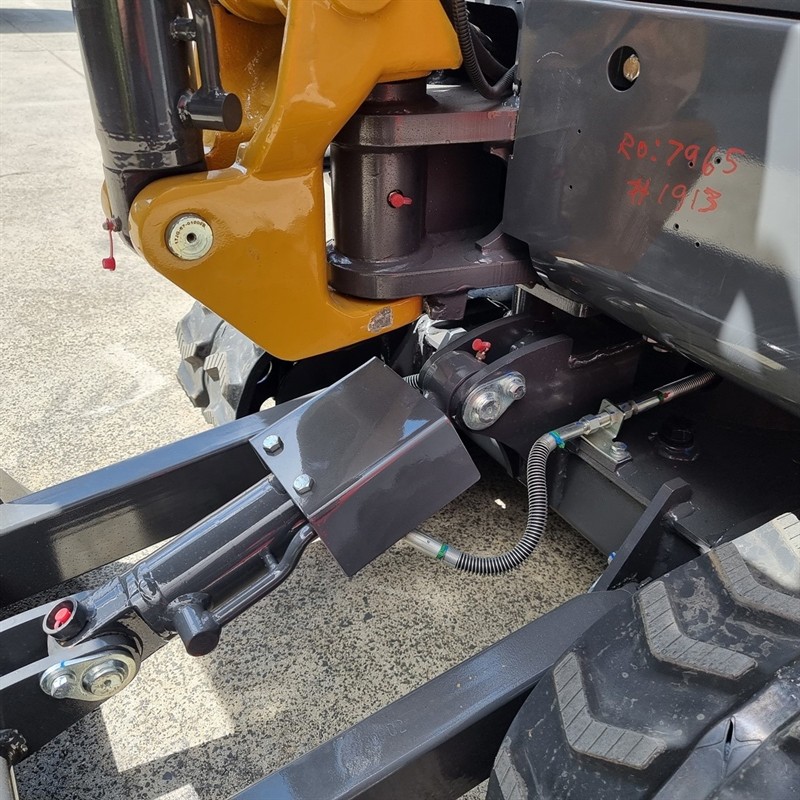 AE16UE-I 1.55 Tonne Excavators image 9