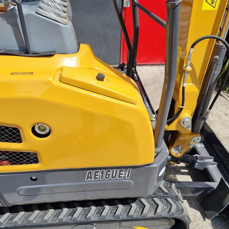 AE16UE-I 1.55 Tonne Excavators image 16