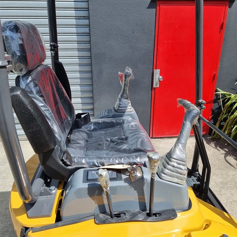 AE16UE-I 1.55 Tonne Excavators image 17