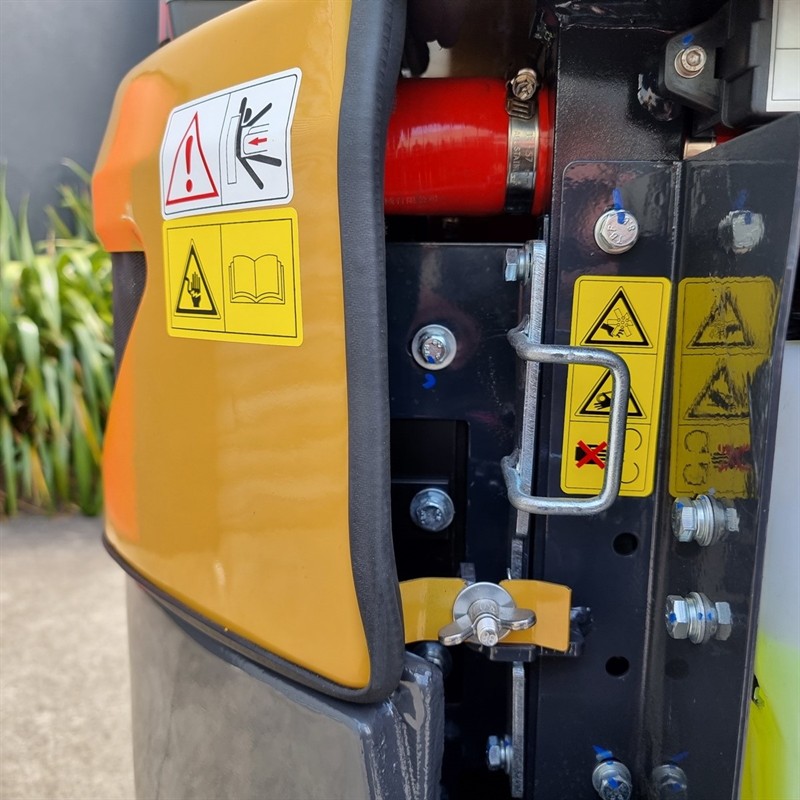 AE16UE-I 1.55 Tonne Excavators image 29