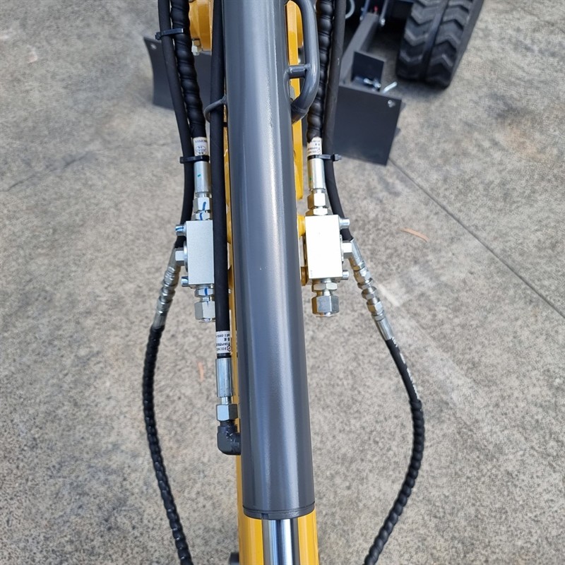 AE16UE-I 1.55 Tonne Excavators image 34