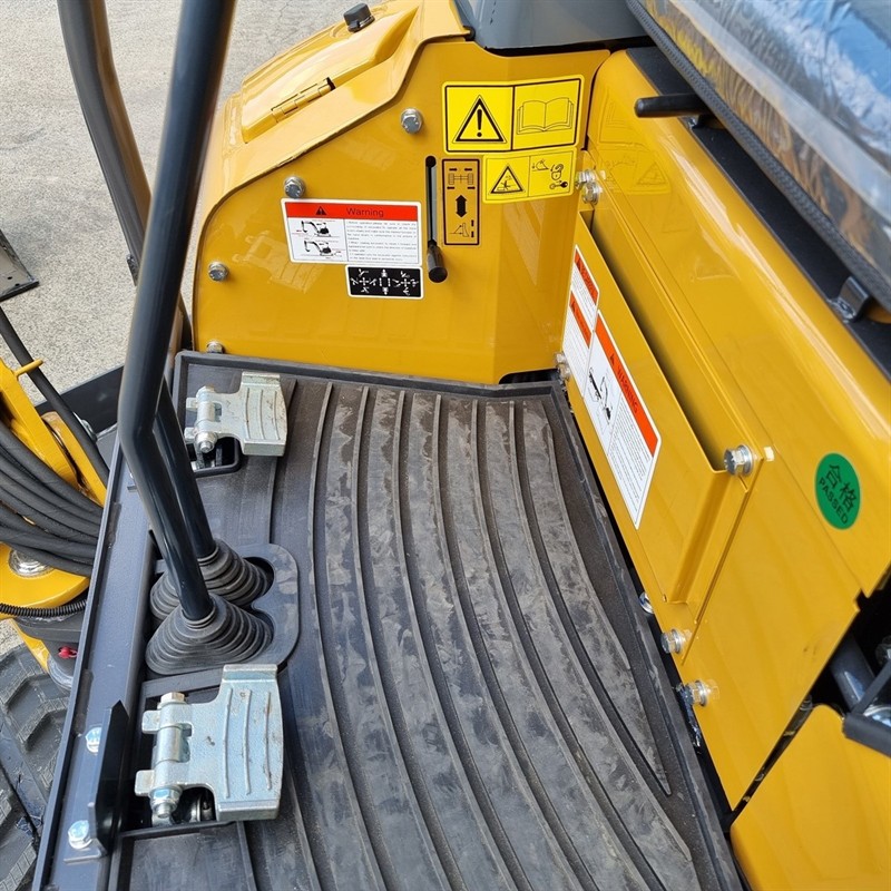 AE16UE-I 1.55 Tonne Excavators image 44