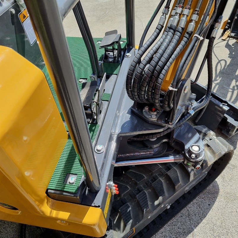 AE18SE-I 1.89 Tonne Excavators image 44