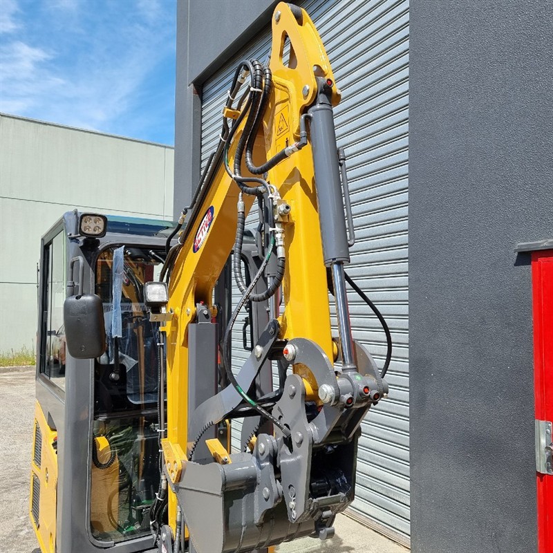 AE18SE-II 1.98 Tonne Excavators image 13