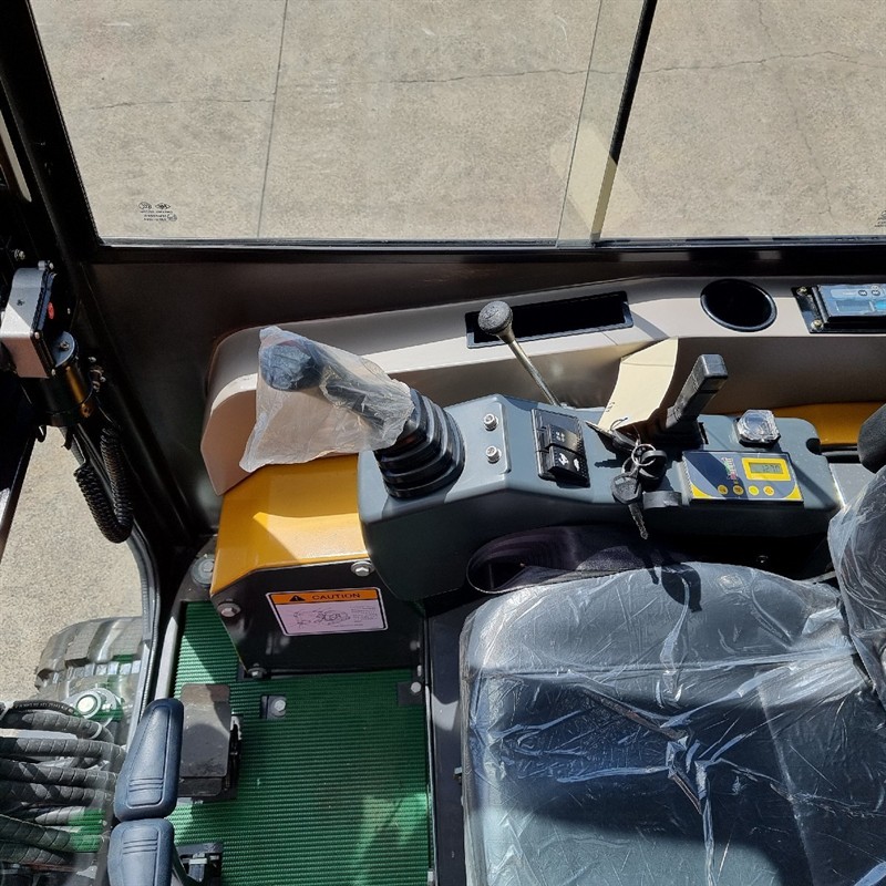 AE18SE-II 1.98 Tonne Excavators image 18