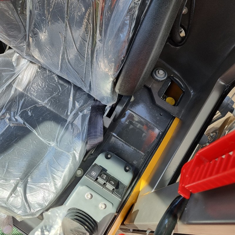 AE18SE-II 1.98 Tonne Excavators image 19