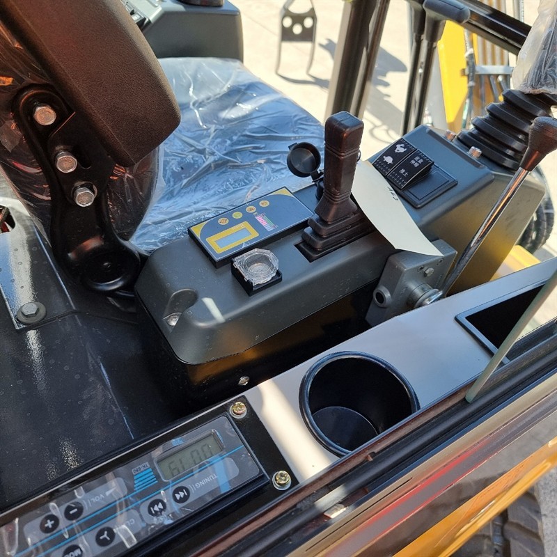 AE18SE-II 1.98 Tonne Excavators image 38