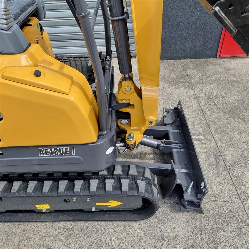 AE18UE-I 1.80 Tonne Excavators image 8