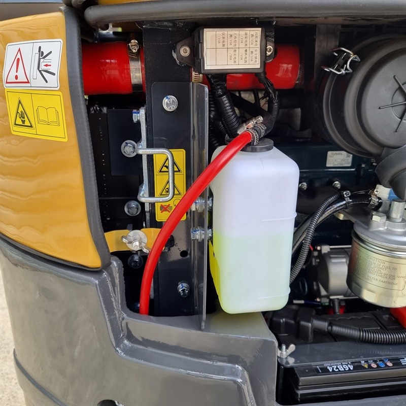 AE18UE-I 1.80 Tonne Excavators image 13