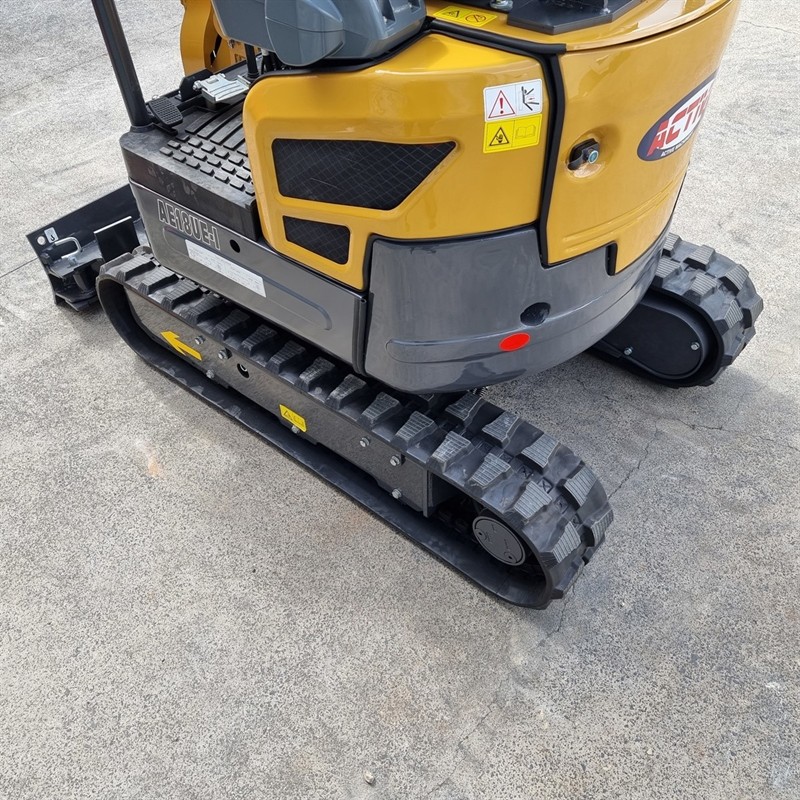 AE18UE-I 1.80 Tonne Excavators image 17