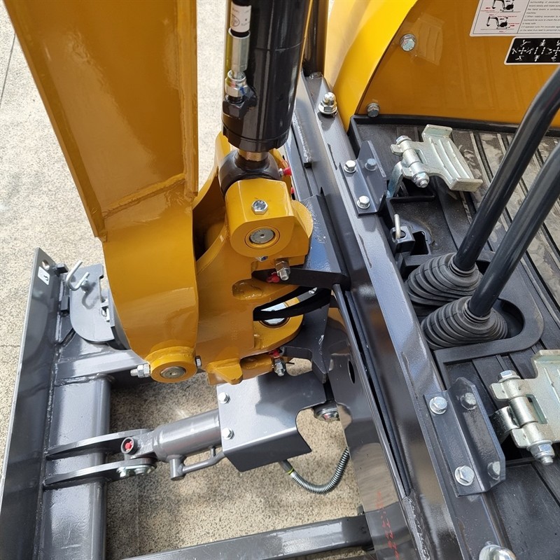 AE18UE-I 1.80 Tonne Excavators image 19