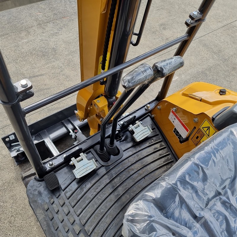 AE18UE-I 1.80 Tonne Excavators image 20