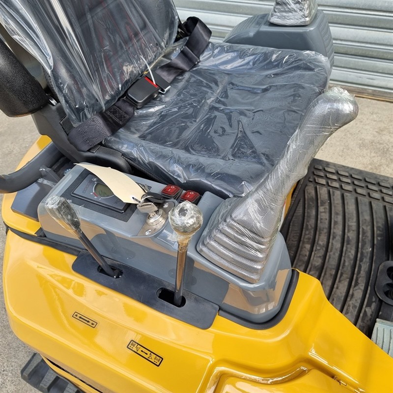 AE18UE-I 1.80 Tonne Excavators image 22