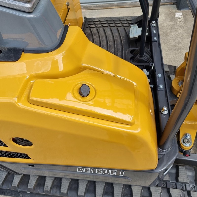 AE18UE-I 1.80 Tonne Excavators image 23