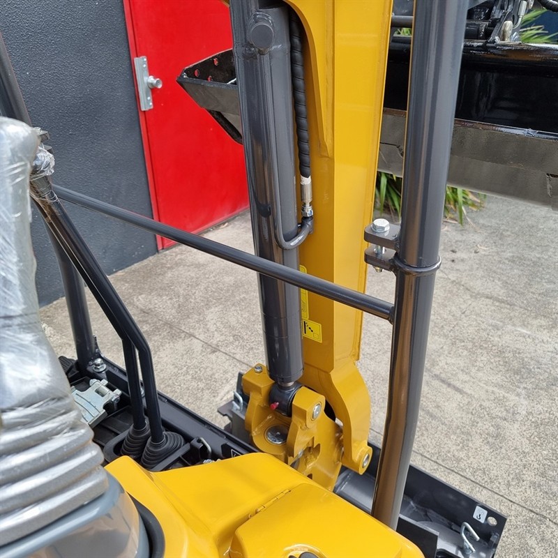 AE18UE-I 1.80 Tonne Excavators image 24