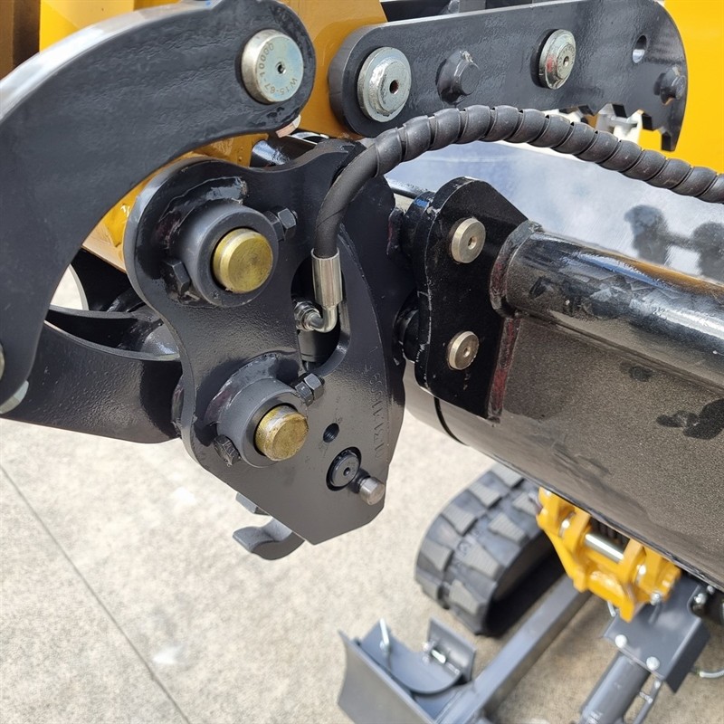 AE18UE-I 1.80 Tonne Excavators image 28