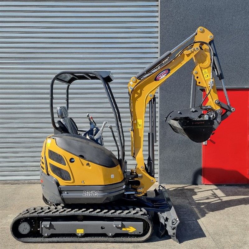 AE25UE-I 2.34 Tonne Excavators image 2