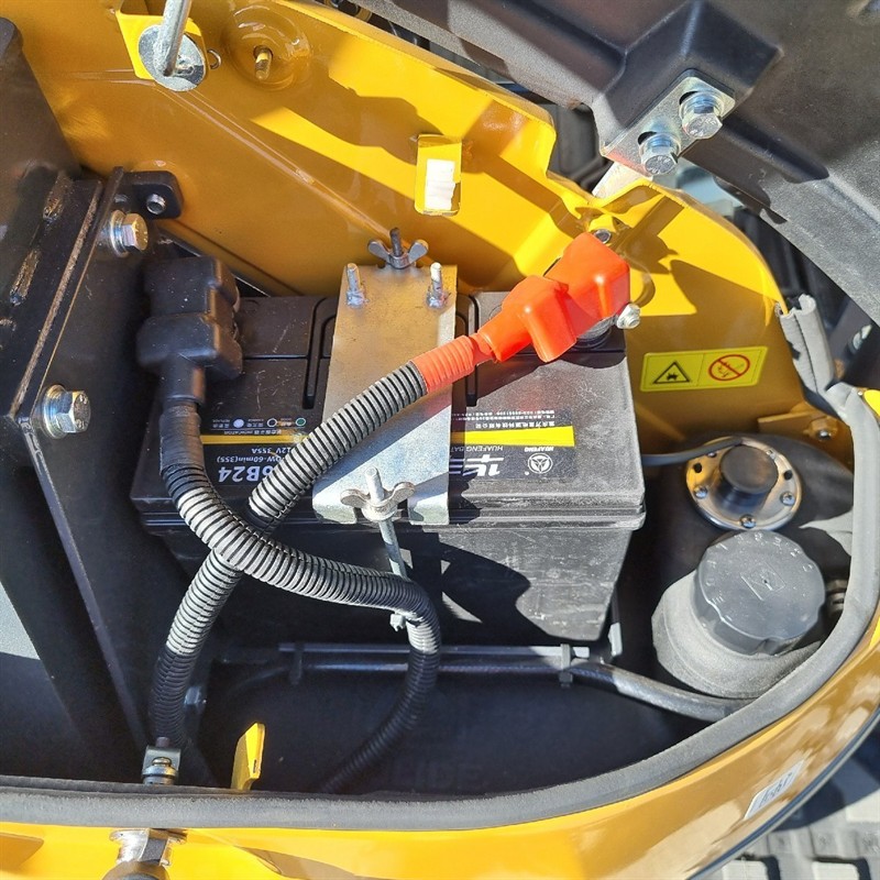 AE25UE-I 2.34 Tonne Excavators image 35