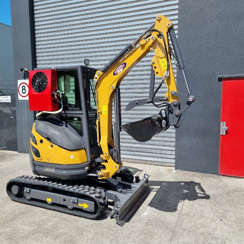 AE25UE-II 2.4 Tonne Excavators image 3