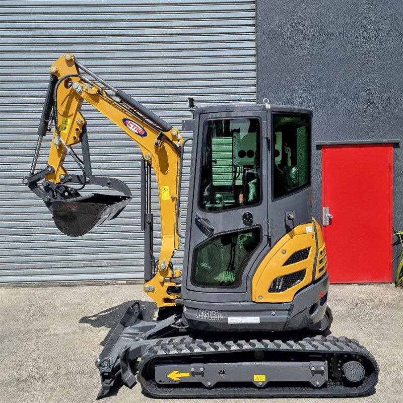 AE25UE-II 2.4 Tonne Excavators image 19