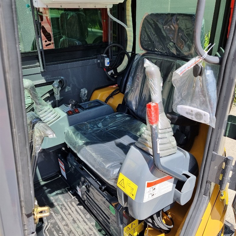 AE25UE-II 2.4 Tonne Excavators image 24