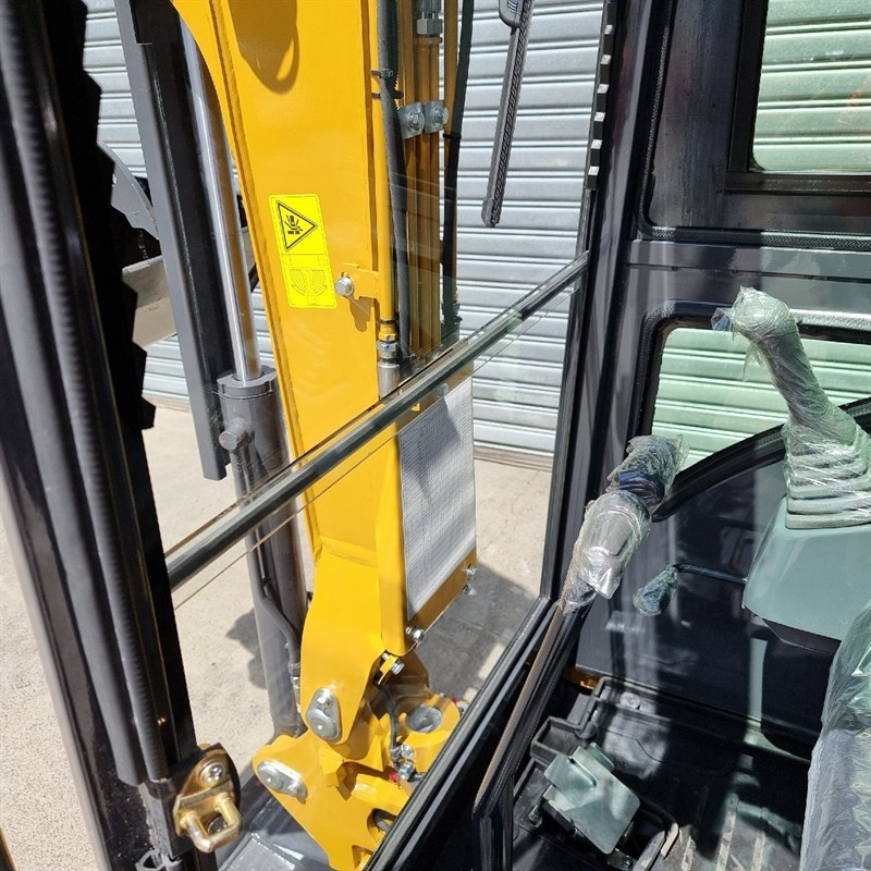 AE25UE-II 2.4 Tonne Excavators image 28