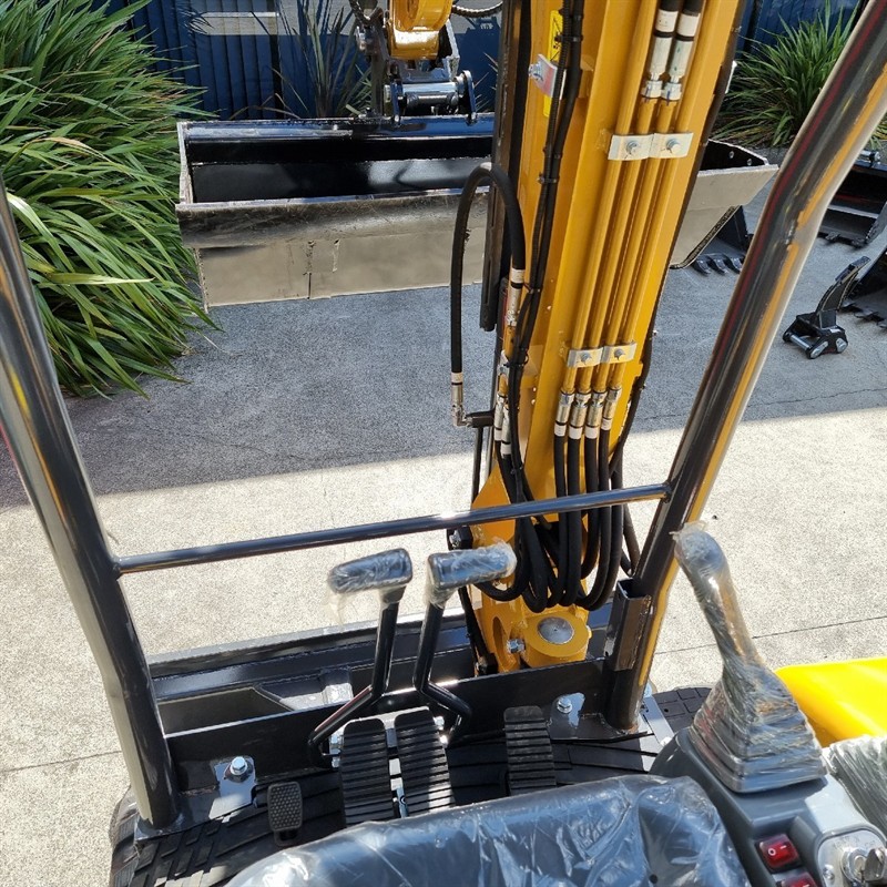 AE32UE-I 3.28 Tonne Excavators image 24