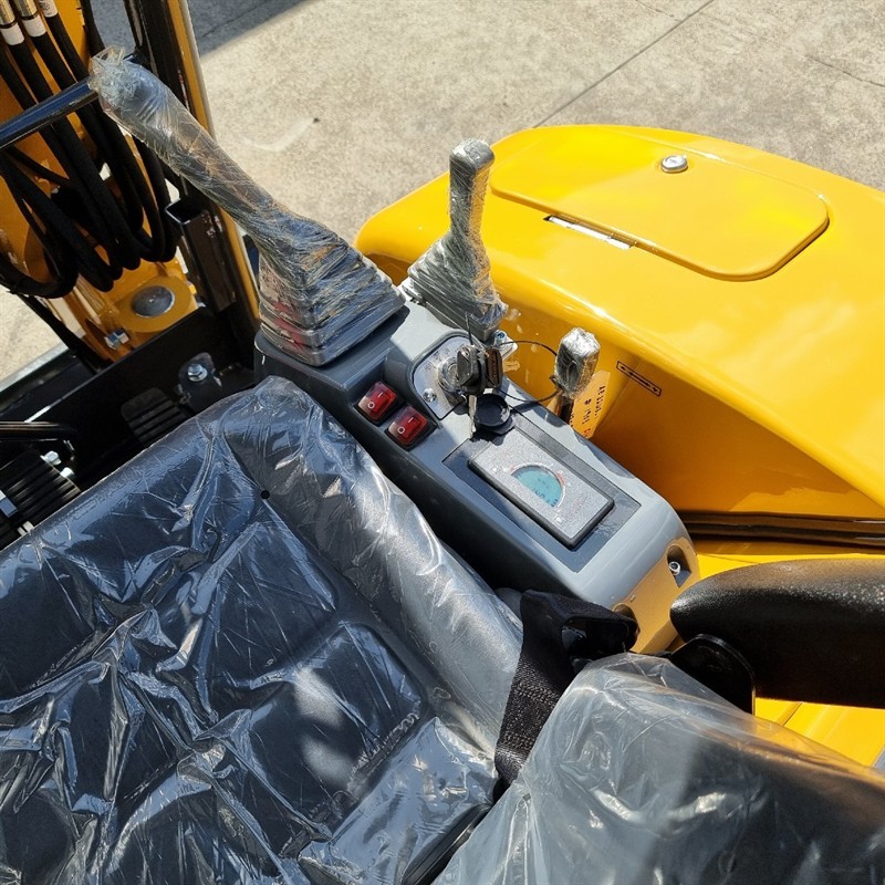 AE32UE-I 3.28 Tonne Excavators image 25