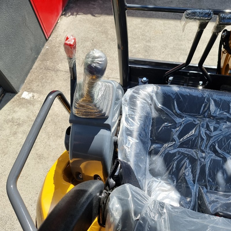 AE32UE-I 3.28 Tonne Excavators image 26