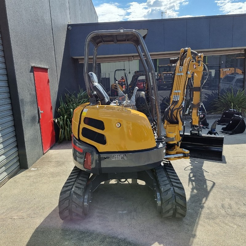AE32UE-I 3.28 Tonne Excavators image 35