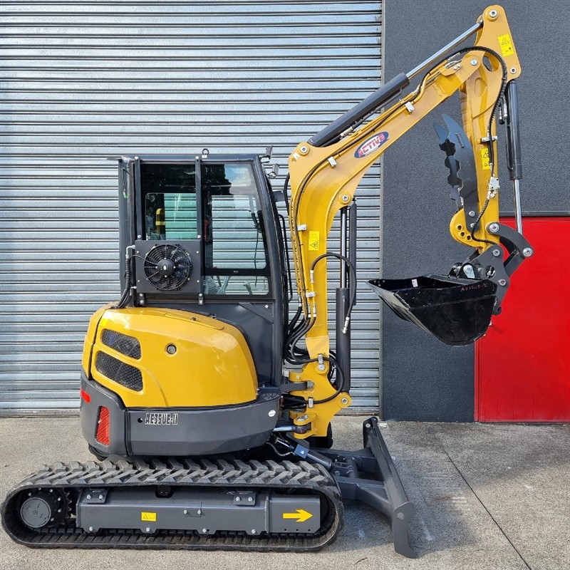 AE35UE-II 3.51 Tonne Excavators image 2