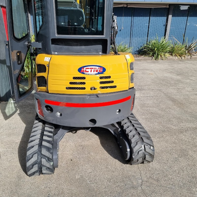 AE35UE-II 3.51 Tonne Excavators image 4