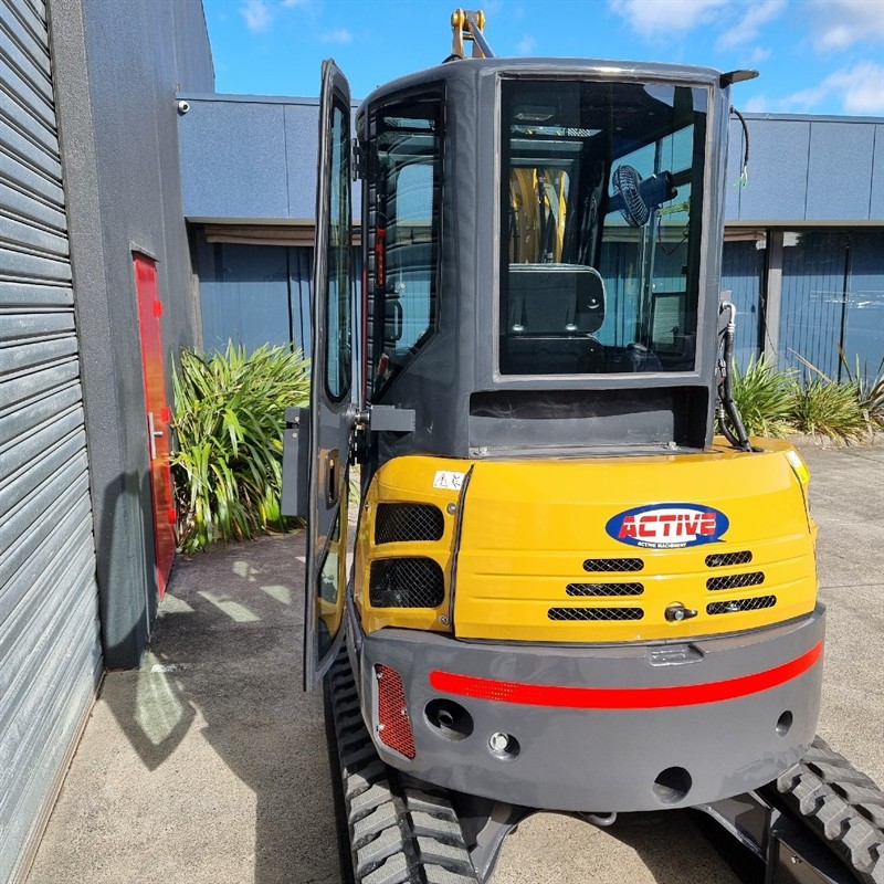 AE35UE-II 3.51 Tonne Excavators image 5