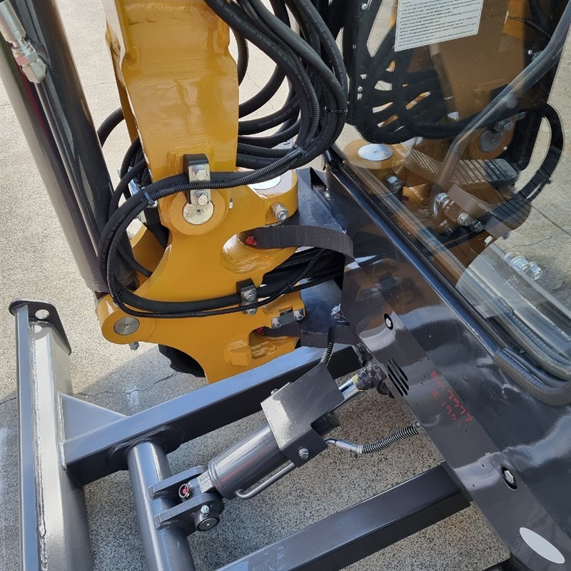 AE35UE-II 3.51 Tonne Excavators image 7