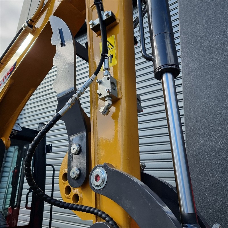 AE35UE-II 3.51 Tonne Excavators image 9