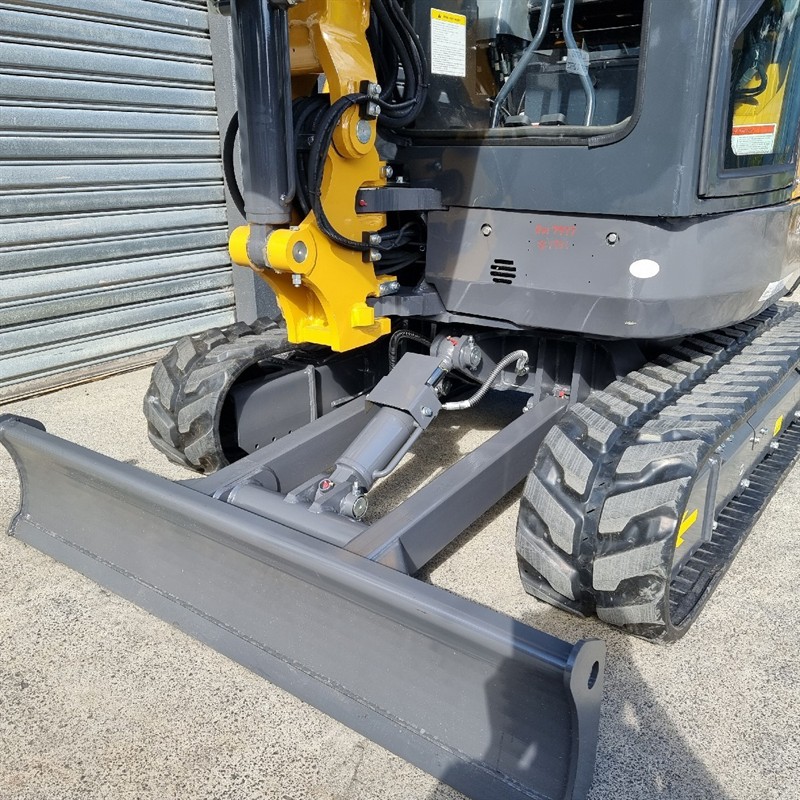 AE35UE-II 3.51 Tonne Excavators image 25