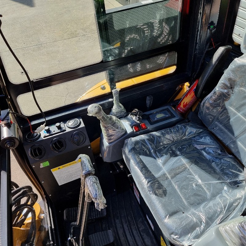 AE35UE-II 3.51 Tonne Excavators image 33