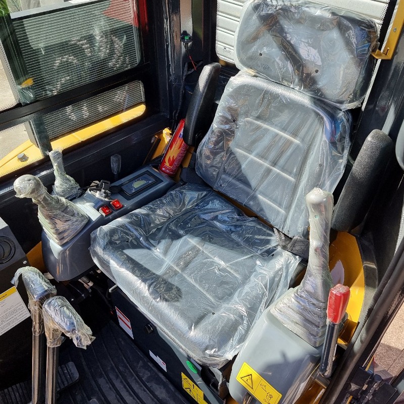 AE35UE-II 3.51 Tonne Excavators image 34