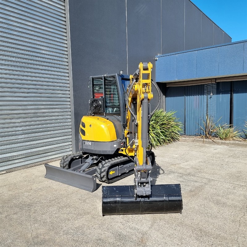 AE35UE-II 3.51 Tonne Excavators image 39