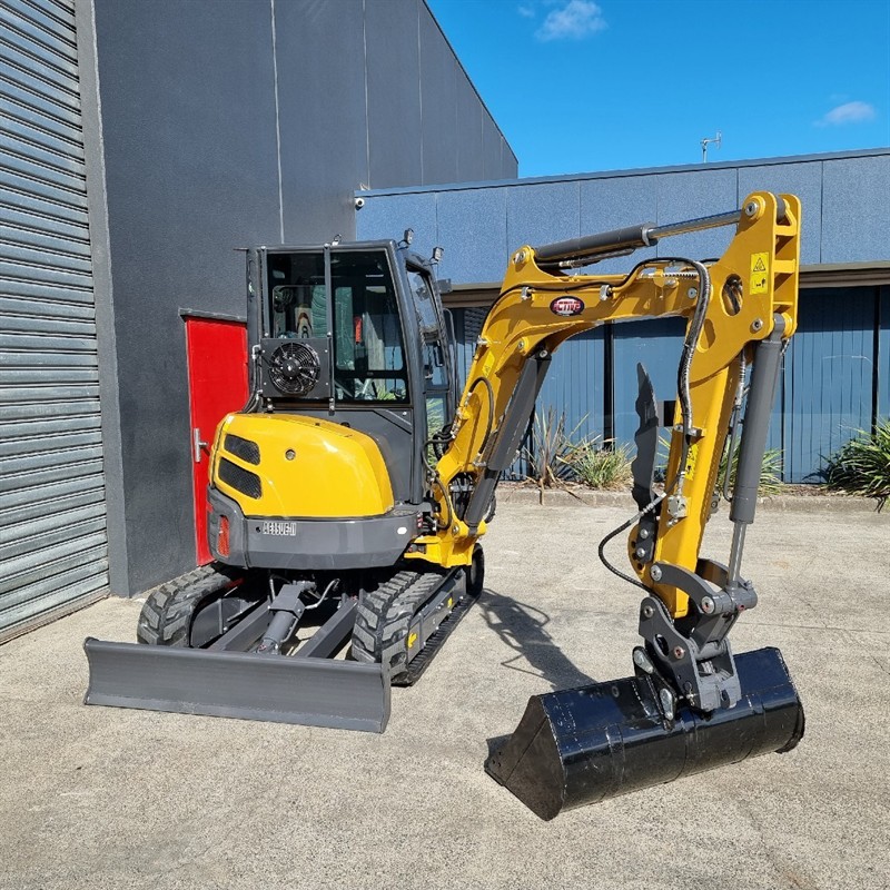 AE35UE-II 3.51 Tonne Excavators image 40