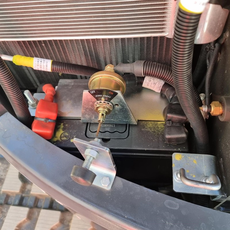 AE40UE-IIS 3.95 Tonne Excavators image 26