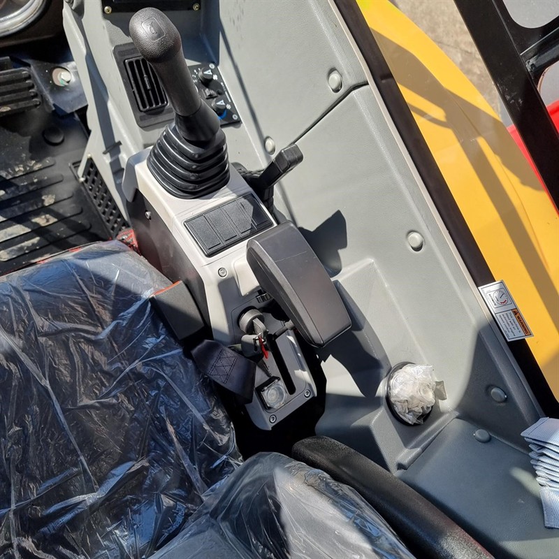 AE40UE-IIS 3.95 Tonne Excavators image 35