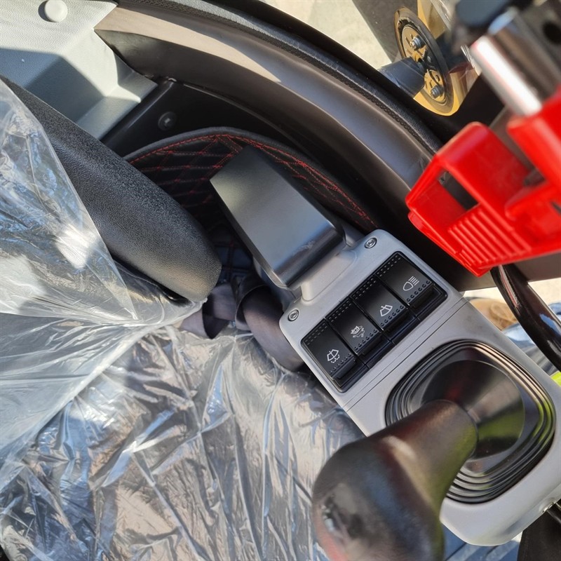 AE40UE-IIS 3.95 Tonne Excavators image 39