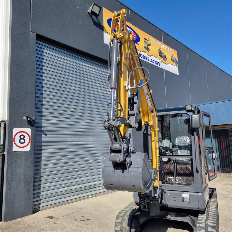 AE40UE-IIA 4 Tonne Excavators image 4