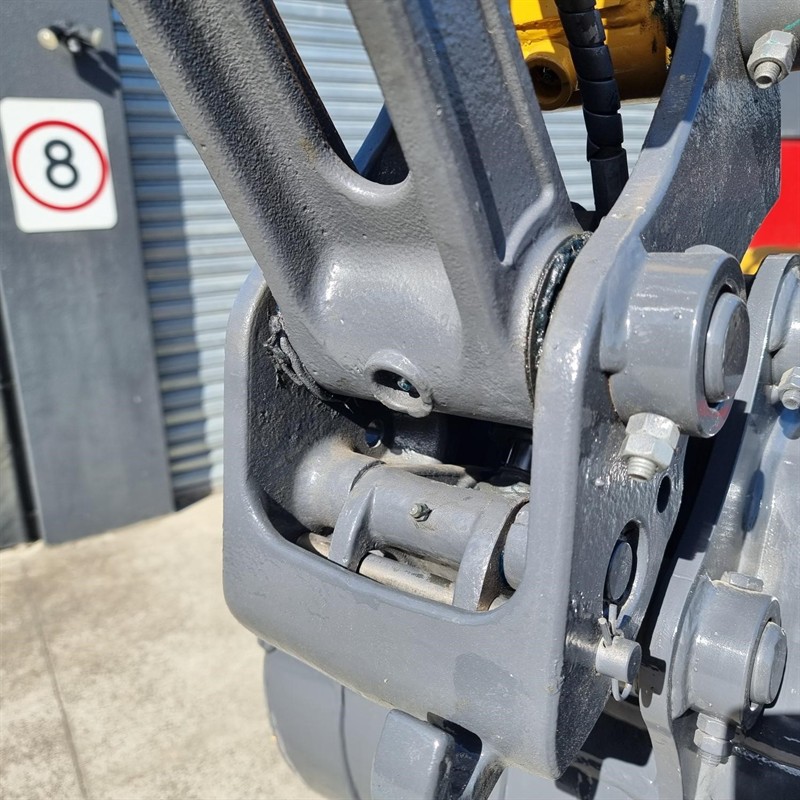 AE40UE-IIA 4 Tonne Excavators image 6