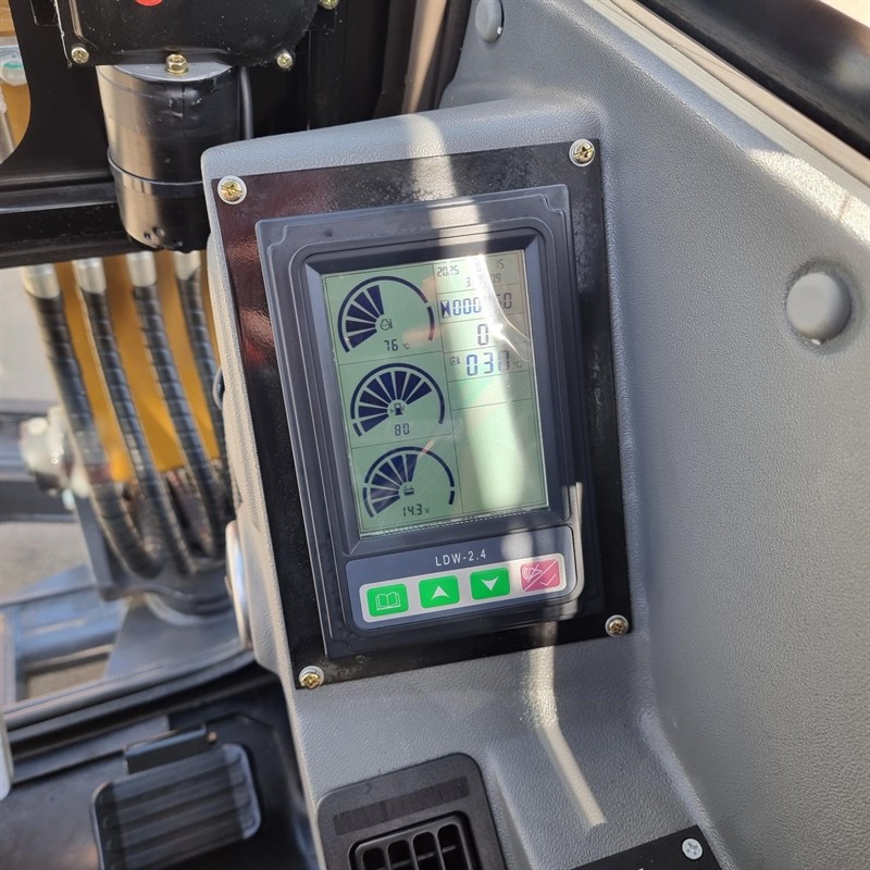 AE40UE-IIA 4 Tonne Excavators image 13