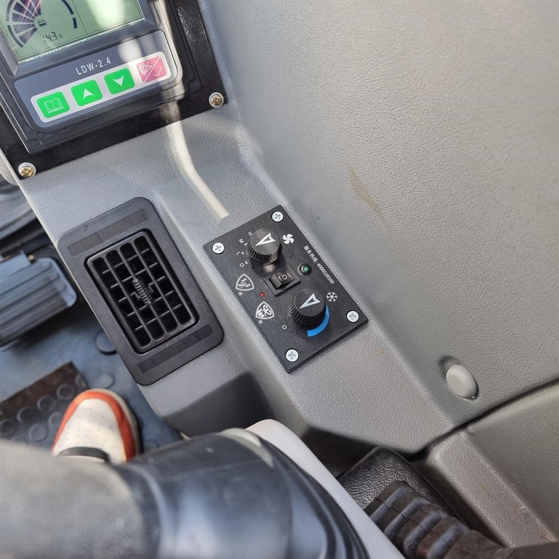 AE40UE-IIA 4 Tonne Excavators image 14