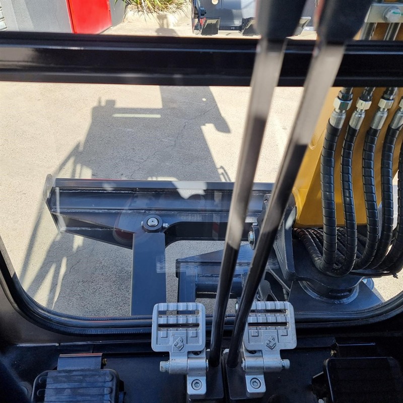 AE40UE-IIA 4 Tonne Excavators image 22